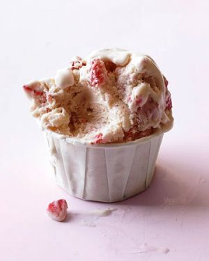 luscious icecream and gelato - mylusciouslife.com - strawberry icecream